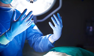 蚂蚁庄园：为什么外科医生在做手术前通常要举着双手